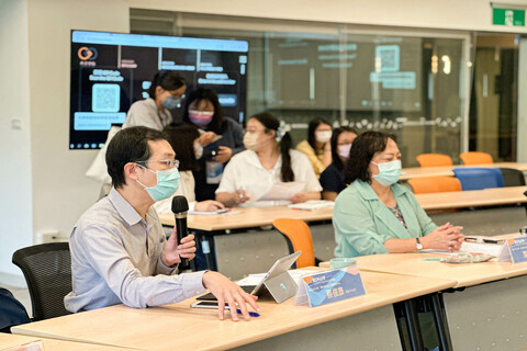 20221212 國立中山大學 行動諮詢服務